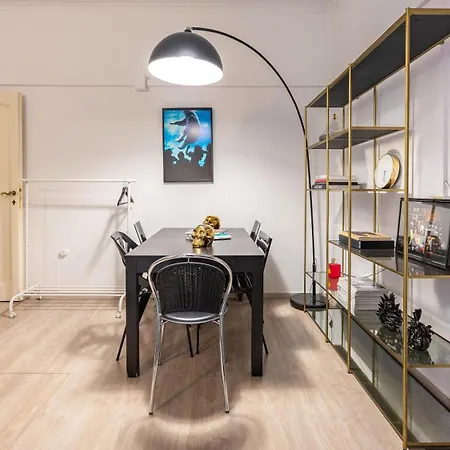 Loquat House By Rentbeat
